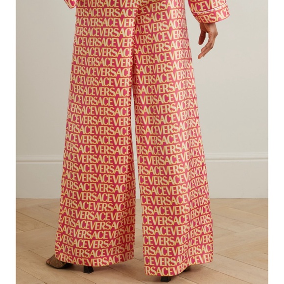 Versace Silk Set - Picture 2 of 4